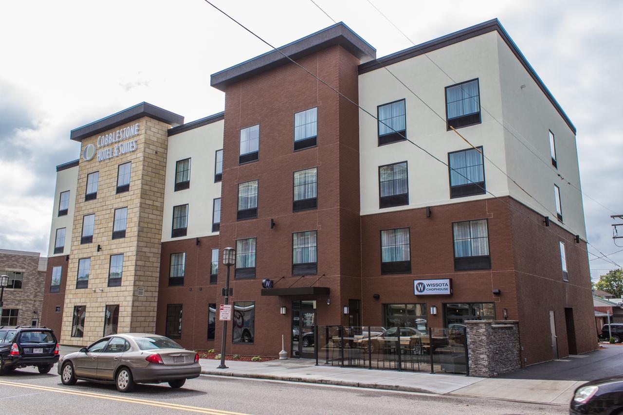 Cobblestone Hotel & Suites - Chippewa Falls Exterior foto
