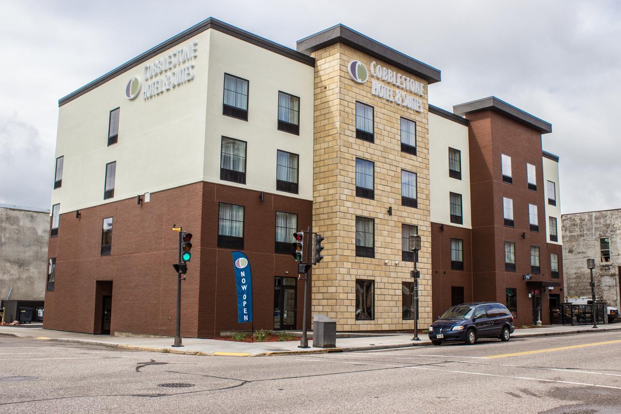 Cobblestone Hotel & Suites - Chippewa Falls Exterior foto